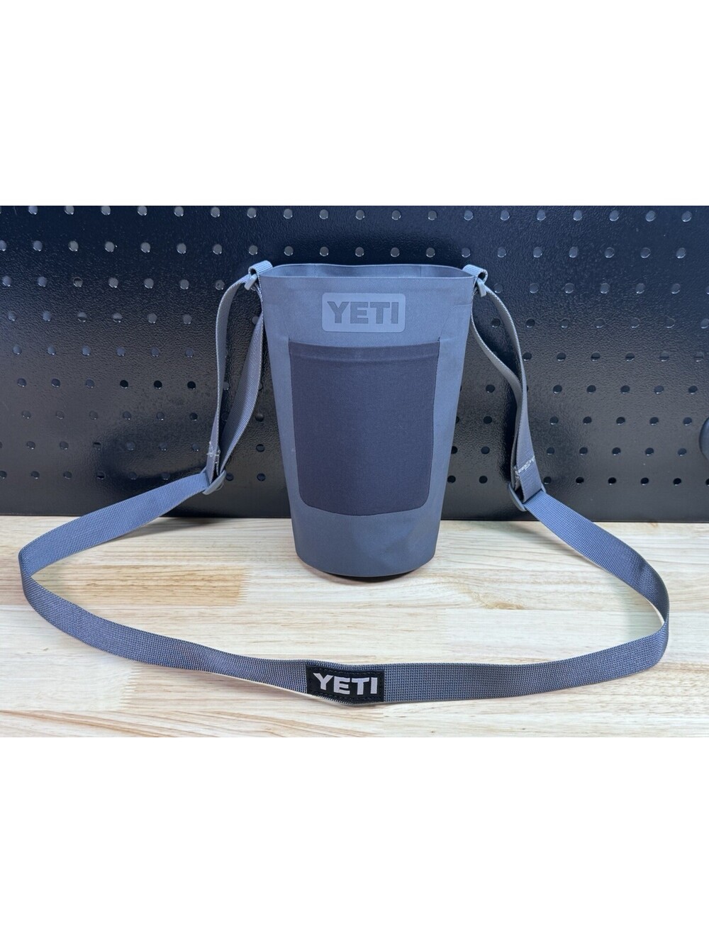 YETI Rambler Bottle Sling Large Grey / Black – Fits 26/36 oz Bottles